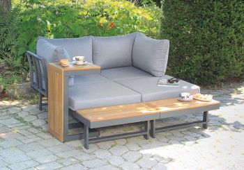 Outdoor-Sitzmöbel im Freien auf Terrasse